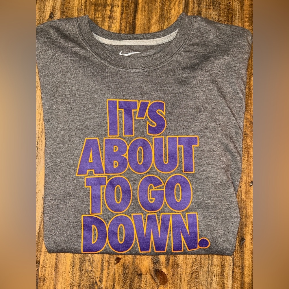 Nike Men’s Large “It’s About to Go Down” Graphic T-Shirt